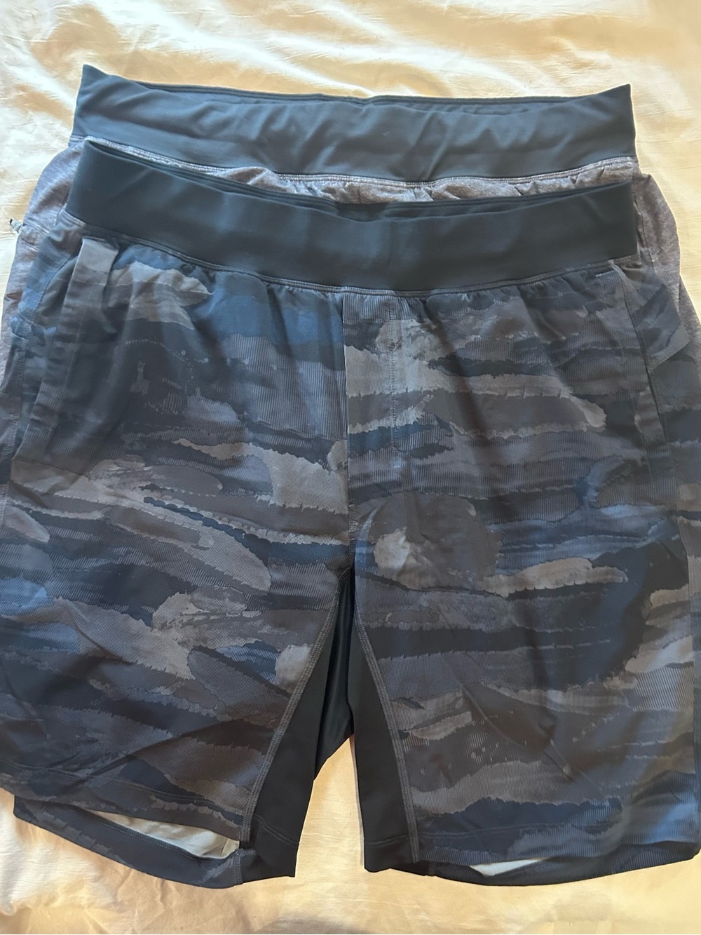 SET OF 2 lululemon athletica Men's Black/Charcoal & Camo Athletic Shorts
